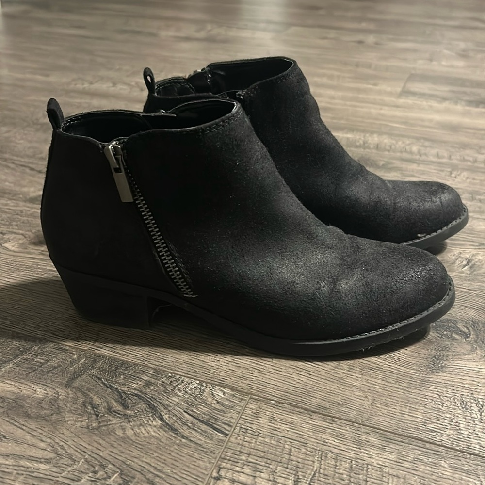 Black low heel Carlos Booties